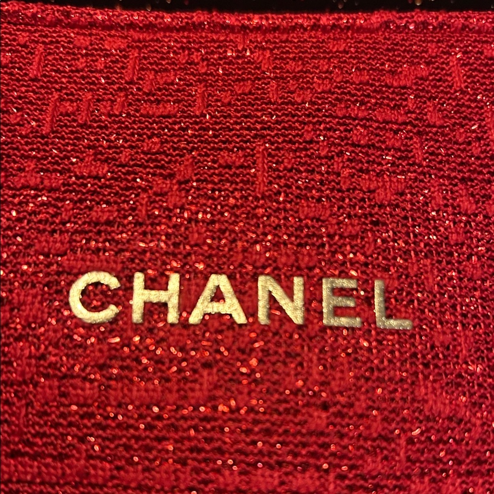 CHANEL Red Tweed Cosmetic Case - Picture 2 of 6